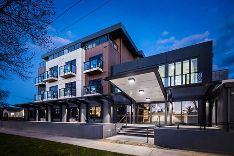 Quality Hotel Lakeside - Accommodation Bookings 0