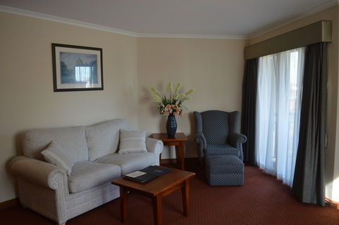 Gateway On Monash - Accommodation Bookings 0