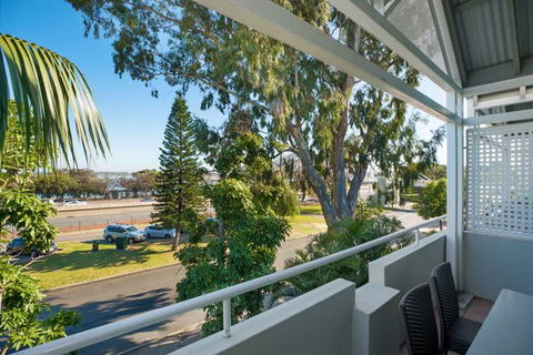 Broadwater Resort Apartments - Accommodation Bookings 1