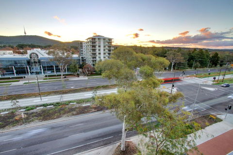 IQ Smart Apartments 704 Braddon ACT - Accommodation Bookings 6