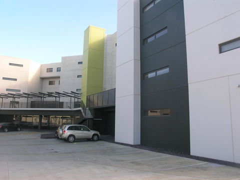 Kesh At Hudson Square - Accommodation Bookings 3