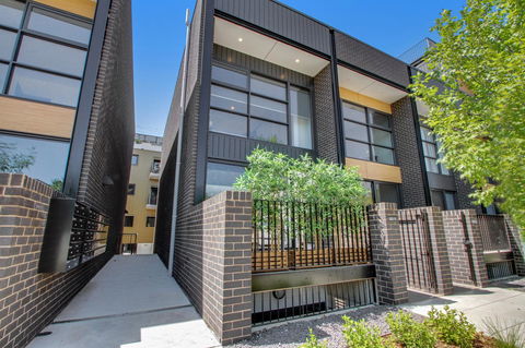 Accommodate Canberra - Parbery - Accommodation Bookings 4