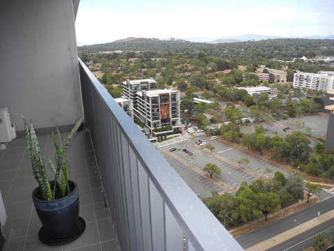 3BR Executive Apartment With Lake And Mountain Views - Accommodation Bookings 12