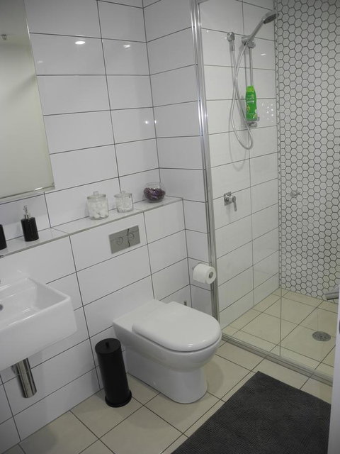3BR Executive Apartment With Lake And Mountain Views - Accommodation Bookings 18