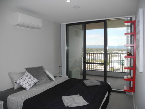 3BR Executive Apartment With Lake And Mountain Views - Accommodation Bookings 2