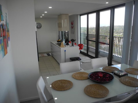 3BR Executive Apartment With Lake And Mountain Views - Accommodation Bookings 17