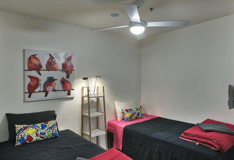 3BR Executive Apartment With Lake And Mountain Views - Accommodation Bookings 4