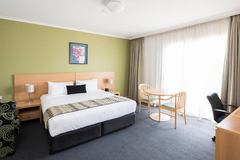 The Woden Hotel - Accommodation Bookings 9