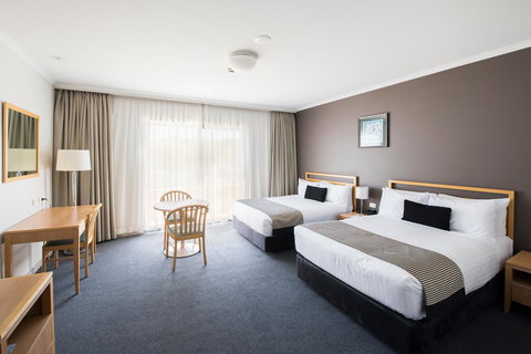 The Woden Hotel - Accommodation Bookings 8