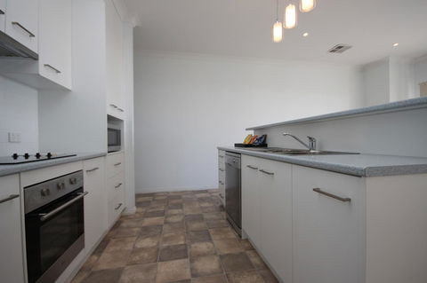 Wallaroo Marina Apartments - Accommodation Bookings 24