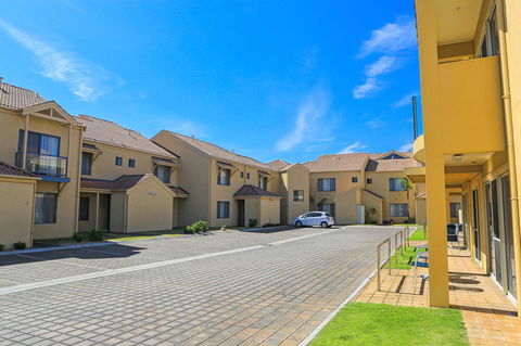Marina Hotel - Accommodation Bookings 34