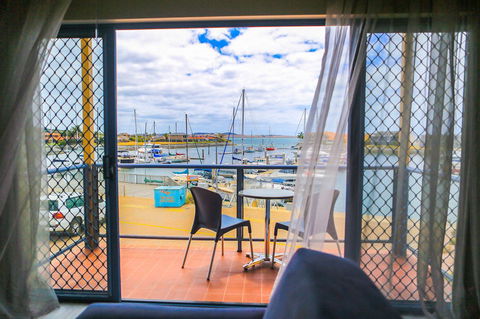 Marina Hotel - Accommodation Bookings 29