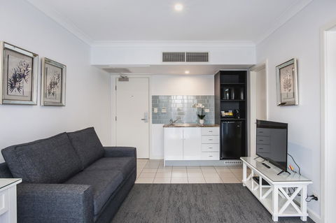 Marina Hotel - Accommodation Bookings 16