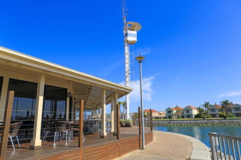 Marina Hotel - Accommodation Bookings 36