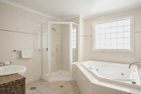 Marina Hotel - Accommodation Bookings 2