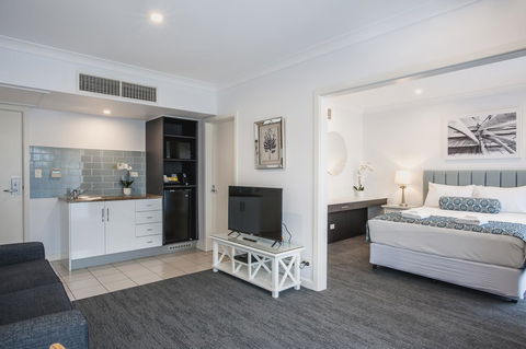 Marina Hotel - Accommodation Bookings 26