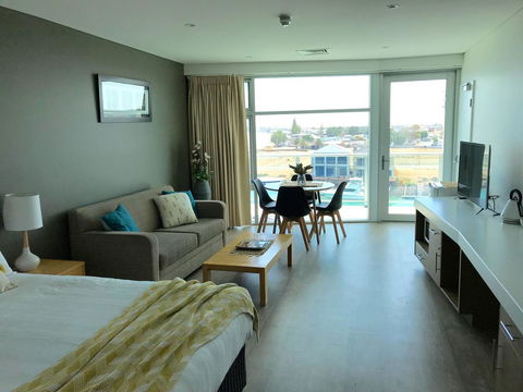 Ocean View Luxury Apartment & Suite - Accommodation Bookings 24