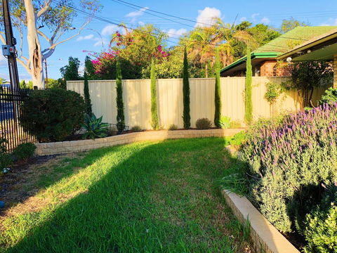 Beautiful Garden House - Accommodation Bookings 8