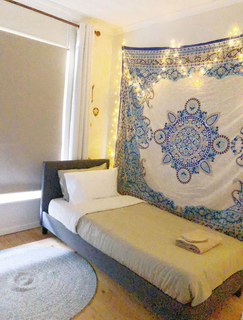 Beautiful Garden House - Accommodation Bookings 11