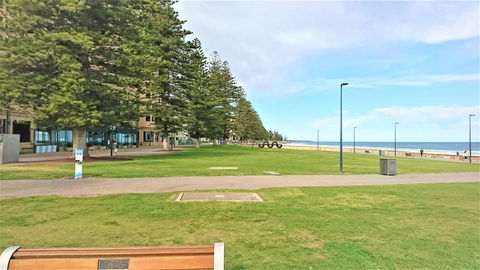 Hi 5 Glenelg Studio Apartment - Accommodation Bookings 25