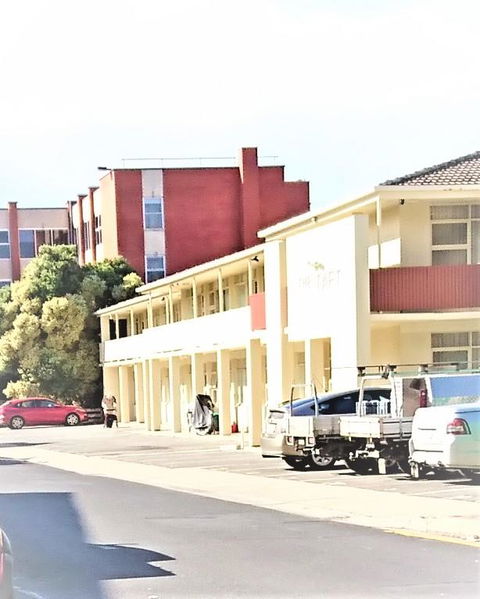 Hi 5 Glenelg Studio Apartment - Accommodation Bookings 17