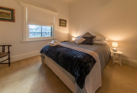 The Tudor House - Accommodation Bookings 11