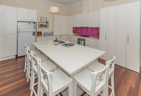 The Tudor House - Accommodation Bookings 8