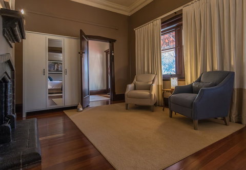 The Tudor House - Accommodation Bookings 3