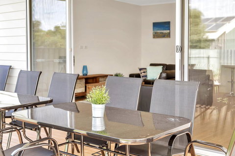 Eastern Breeze - Accommodation Bookings 27