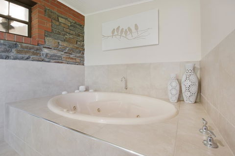 Stonewell Cottages And Vineyards - Accommodation Bookings 23