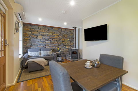Stonewell Cottages And Vineyards - Accommodation Bookings 13