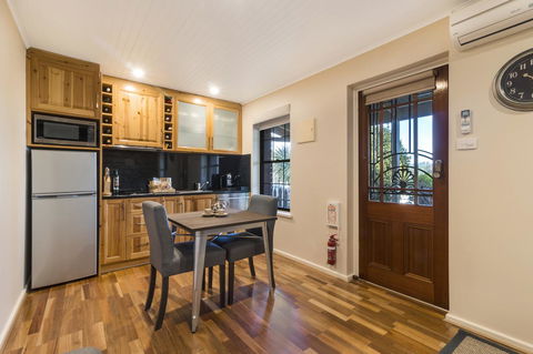 Stonewell Cottages And Vineyards - Accommodation Bookings 11