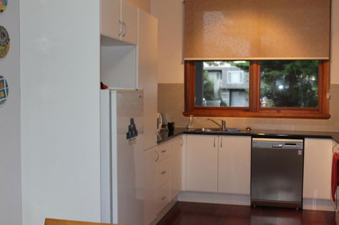 \'Point Break\' Your Waterfront Break At The Point - Accommodation Bookings 8