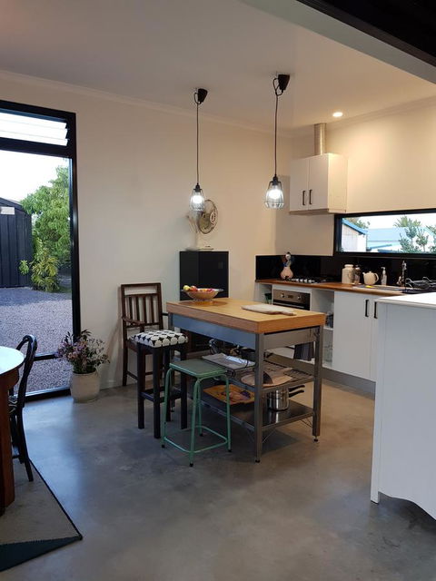 Sinclair Eco House - Accommodation Bookings 9