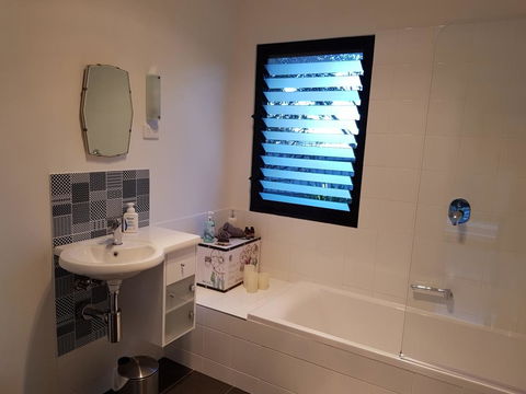Sinclair Eco House - Accommodation Bookings 25