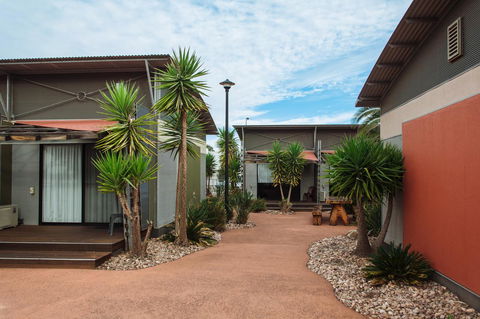Majestic Oasis Apartments - Accommodation Bookings 2