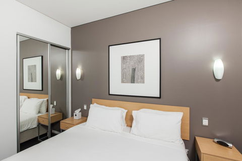 Majestic Oasis Apartments - Accommodation Bookings 15