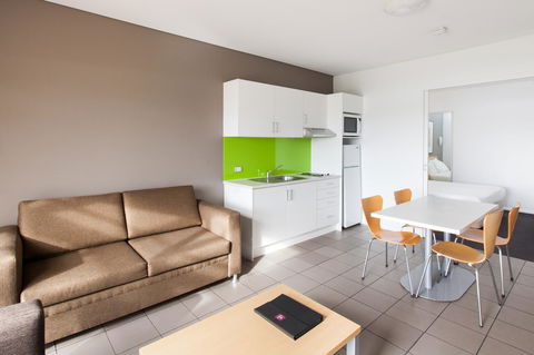 Majestic Oasis Apartments - Accommodation Bookings 21