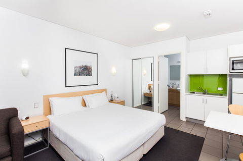 Majestic Oasis Apartments - Accommodation Bookings 29