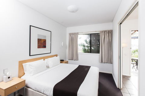 Majestic Oasis Apartments - Accommodation Bookings 19