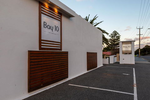 Bay 10 - Suites And Apartments - Accommodation Bookings 19