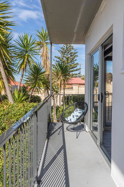 Bay 10 - Suites And Apartments - Accommodation Bookings 4