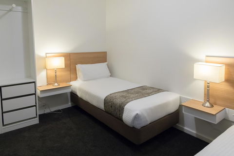 Bay 10 - Suites And Apartments - Accommodation Bookings 24