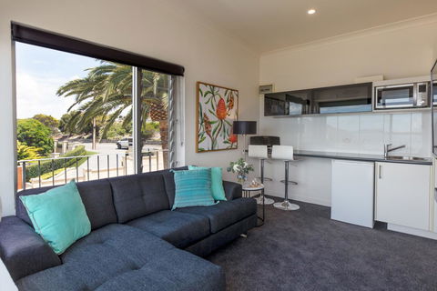 Bay 10 - Suites And Apartments - Accommodation Bookings 6