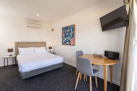 Bay 10 - Suites And Apartments - Accommodation Bookings 8