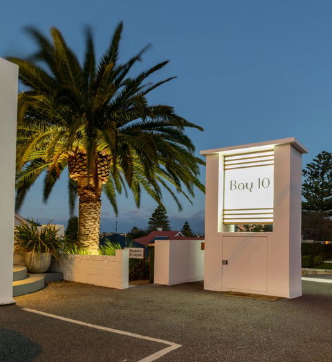 Bay 10 - Suites And Apartments - Accommodation Bookings 16