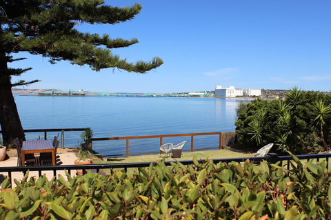 Bay 10 - Suites And Apartments - Accommodation Bookings 25