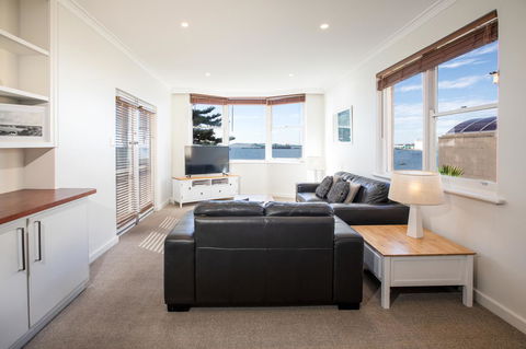 Bay 10 - Suites And Apartments - Accommodation Bookings 33