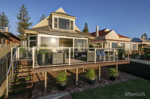 The Beach House @ Grange - Accommodation Bookings 8
