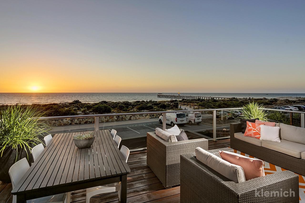  Accommodation Bookings